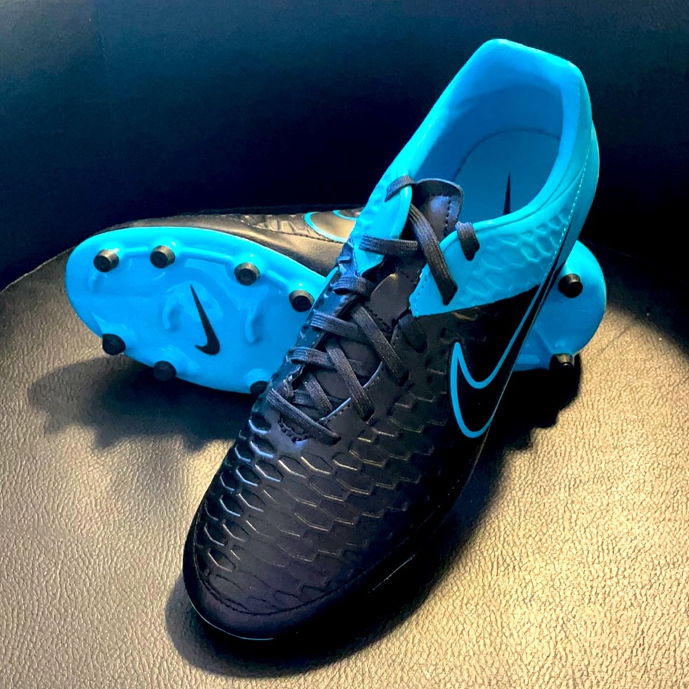 Brand New Nike Magista Onda FG Soccer Cleats